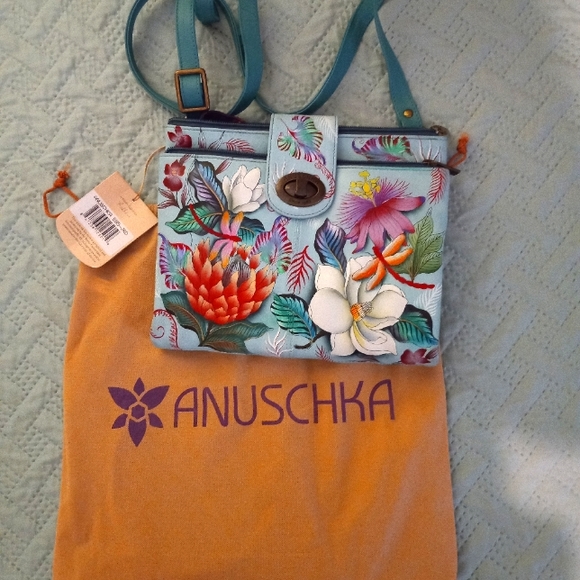 Anuschka Handbags - NWT Hand painted Anuschka leather crossbody